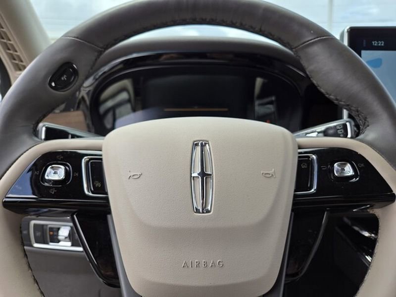 Used 2024 Lincoln Corsair Reserve w/ Equipment Group 201A FWD image 31