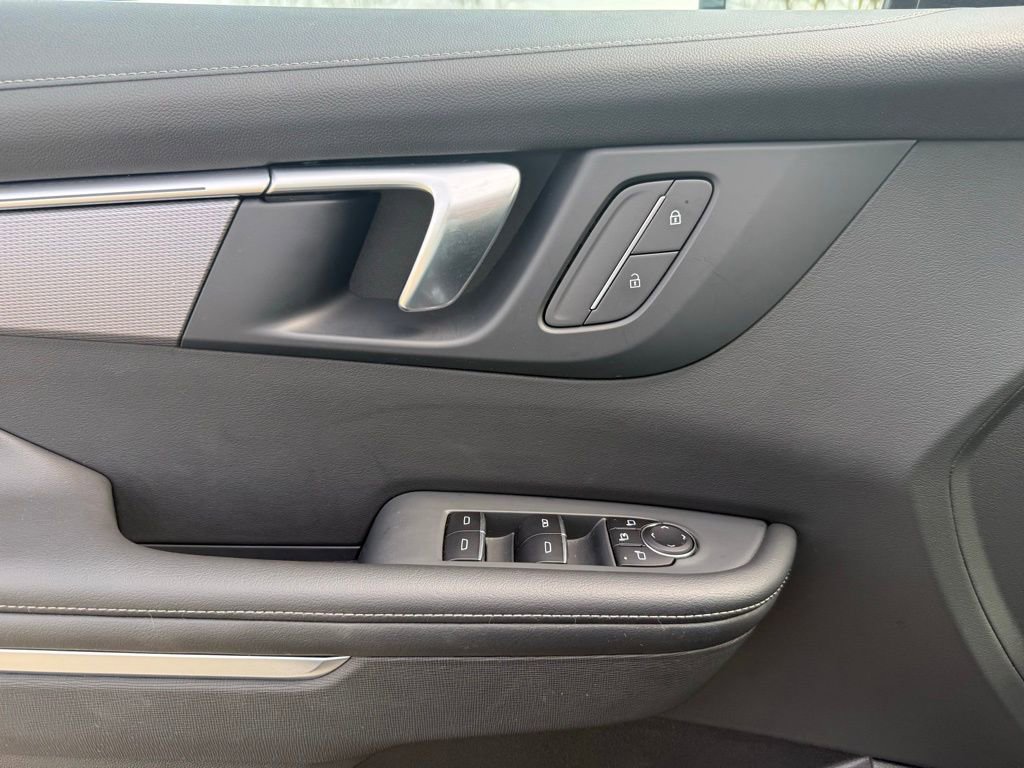 Used 2025 Buick Enclave Sport Touring image 27