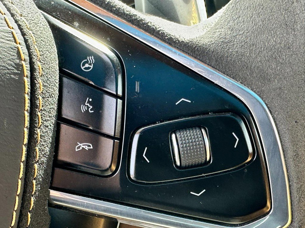 Used 2021 Chevrolet Corvette Stingray Premium Cpe w/ Z51 Performance Package image 18