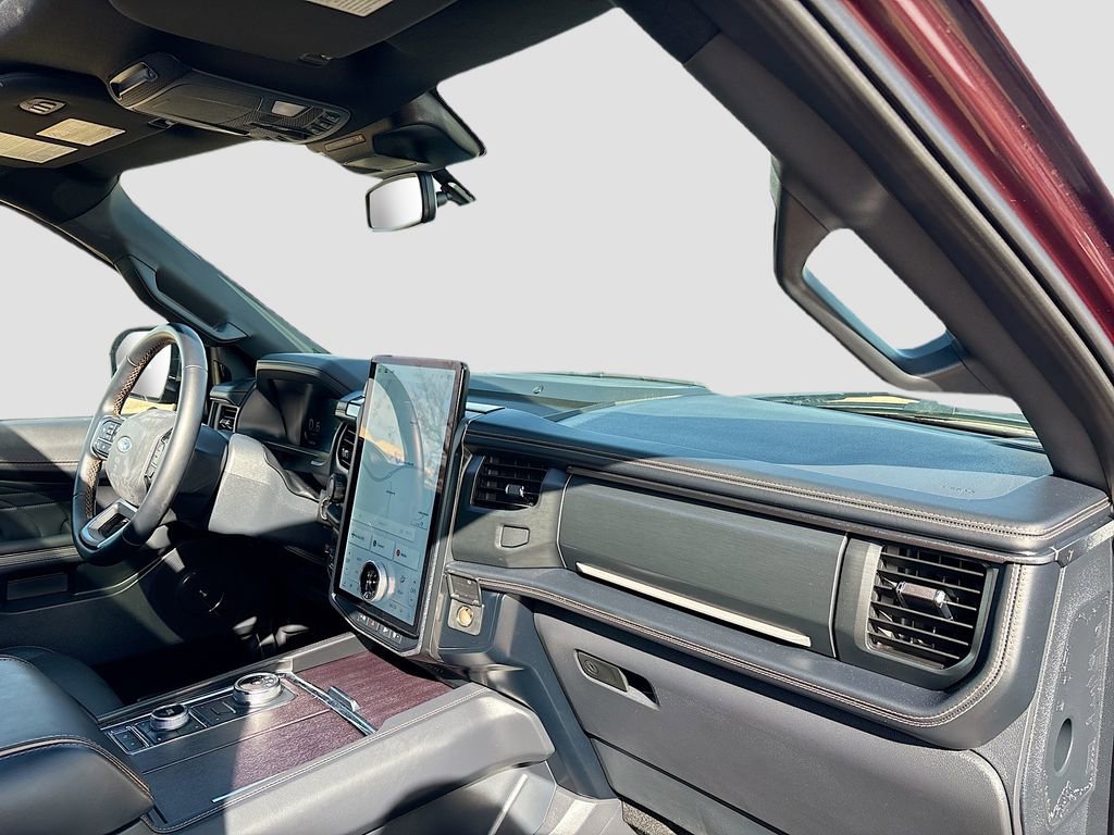 Used 2024 Ford Expedition Platinum AWD/4WD image 32