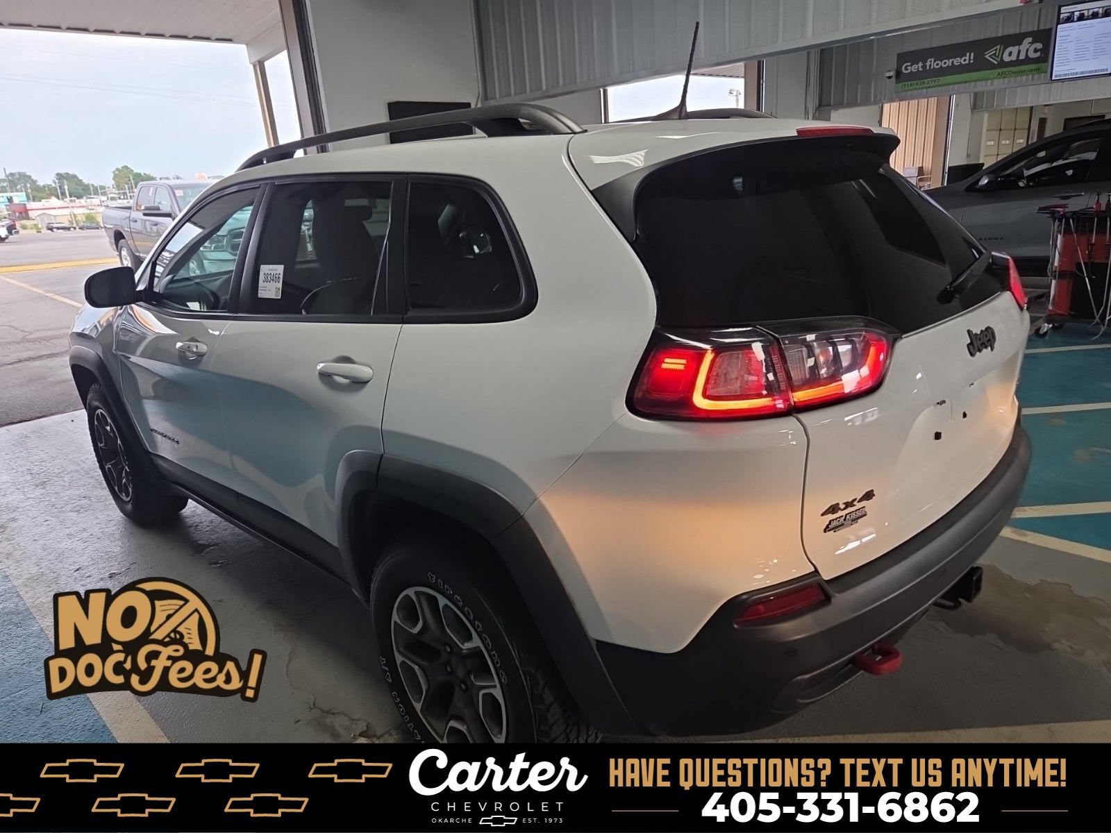 Used 2020 Jeep Cherokee Trailhawk AWD/4WD image 4