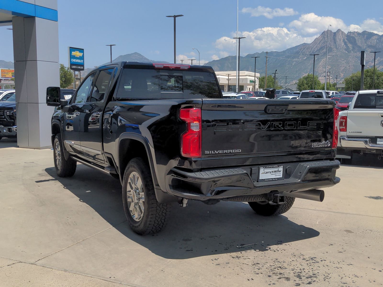 Used 2024 Chevrolet Silverado 2500 High Country w/ High Country Premium Package image 4