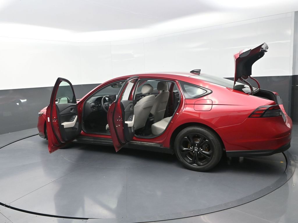 Used 2025 Honda Accord SE image 33