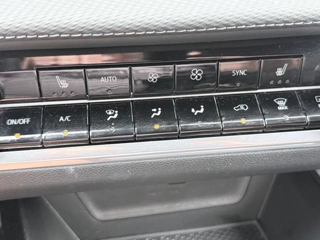 Used 2026 Chevrolet Equinox LT w/ Convenience Package II FWD image 38