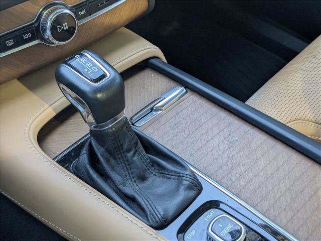 Used 2017 Volvo XC90 T6 Inscription w/ Vision Package image 12