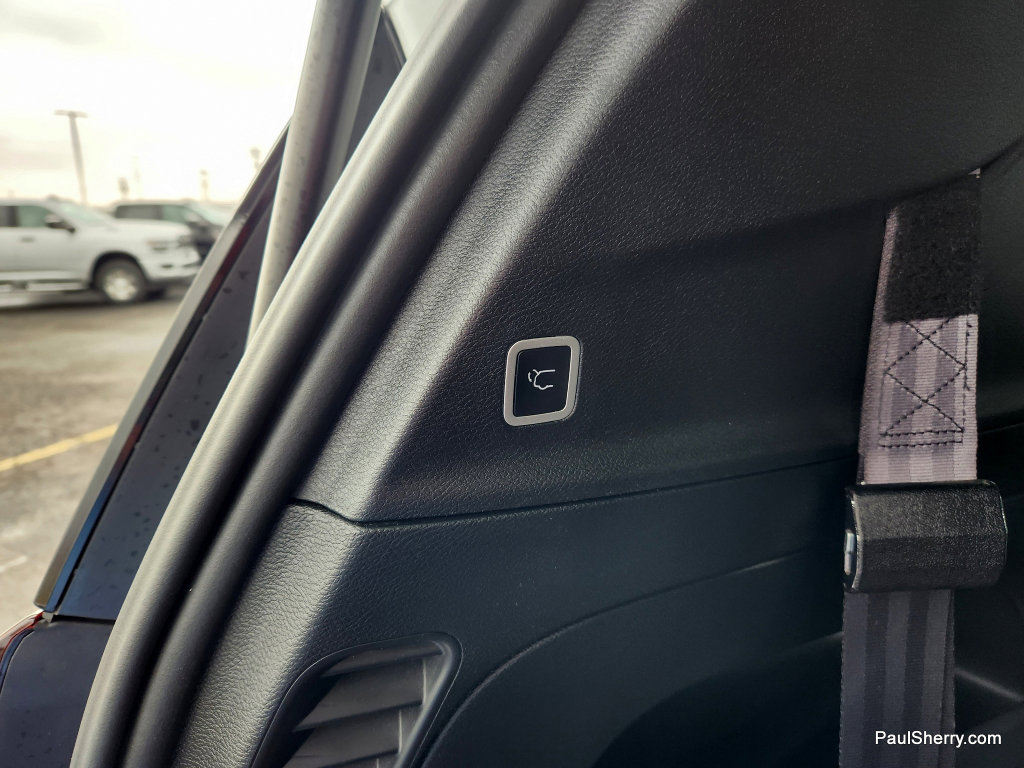 Used 2024 Chrysler Pacifica Touring image 34