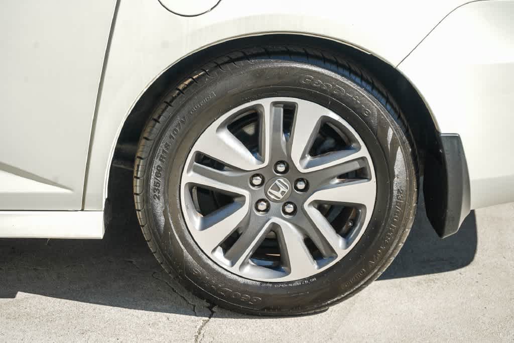 Used 2015 Honda Odyssey Touring image 11