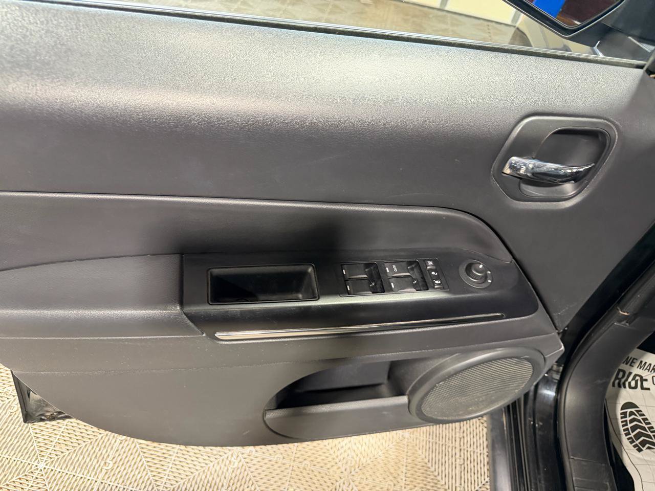 Used 2012 Jeep Patriot Limited AWD/4WD image 25