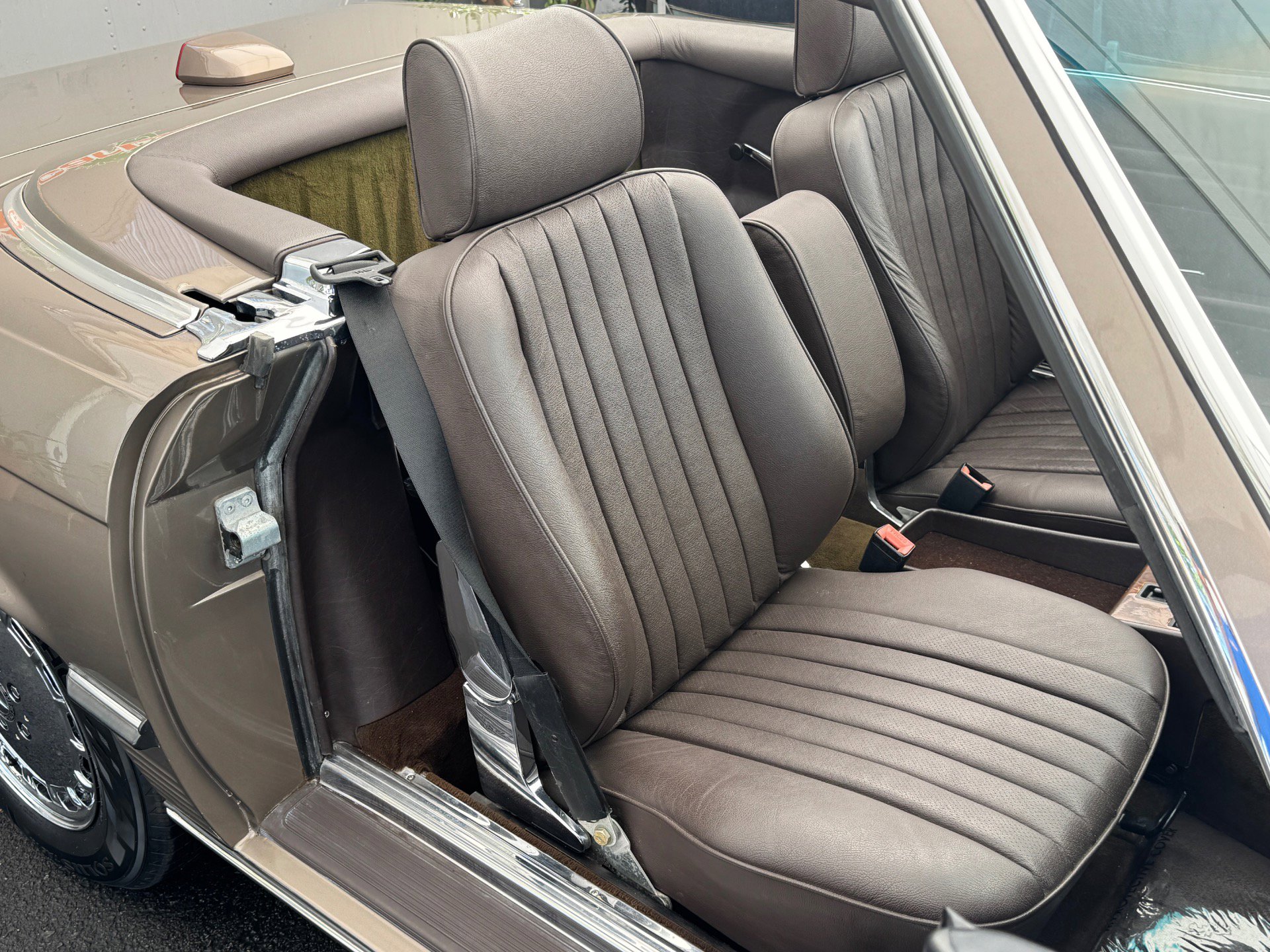 Used 1987 Mercedes-Benz 560 SL image 26