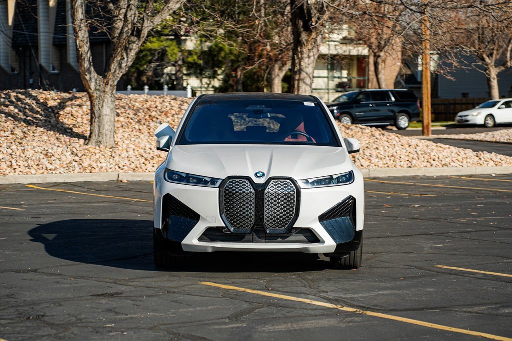 Used 2025 BMW iX xDrive50 w/ Premium Package image 2