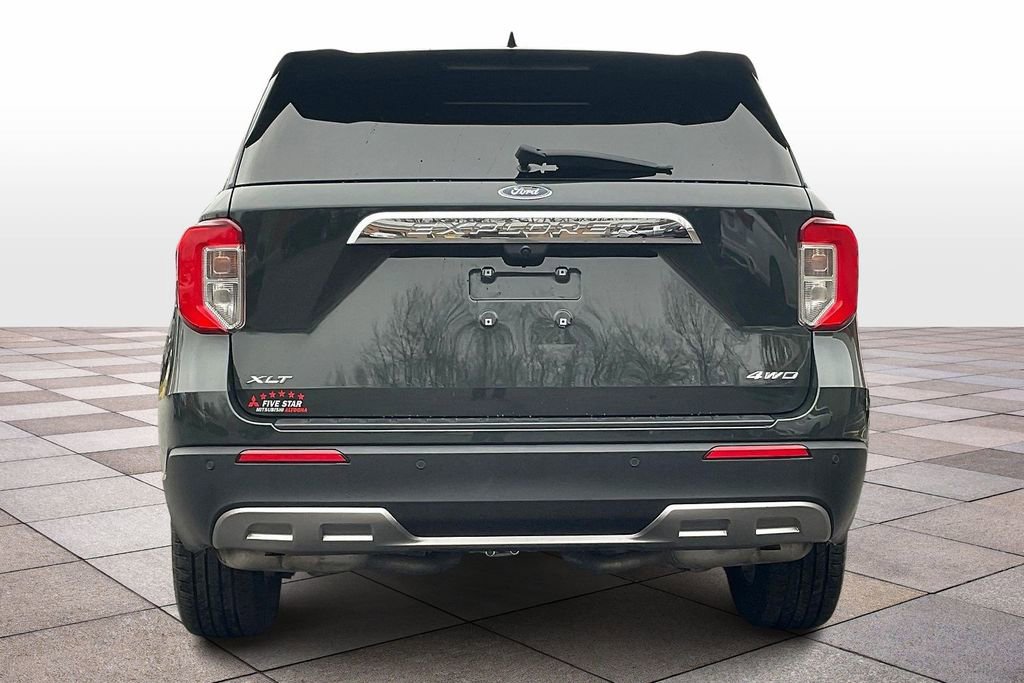 Used 2022 Ford Explorer XLT w/ Equipment Group 202A image 4