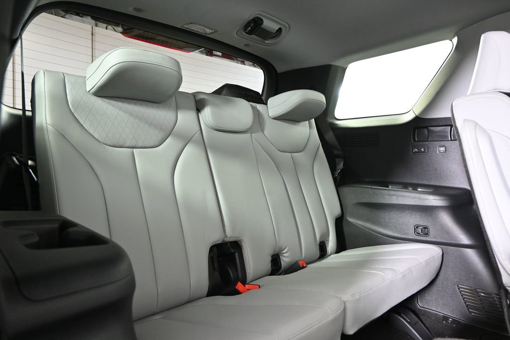 Used 2022 Hyundai Palisade SEL w/ Premium Package AWD/4WD image 17