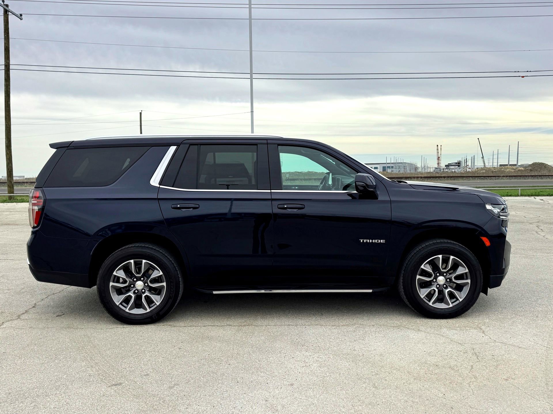 Used 2022 Chevrolet Tahoe LT w/ Luxury Package image 5