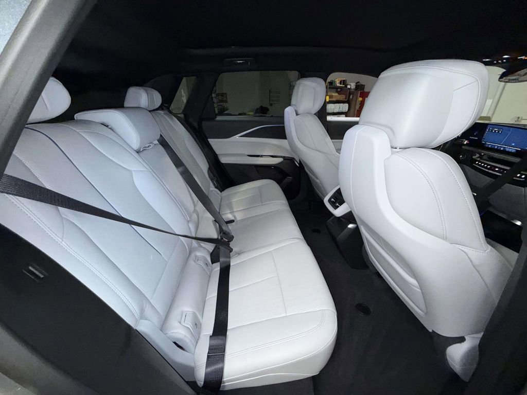 Used 2025 Cadillac Lyriq Sport AWD/4WD image 16