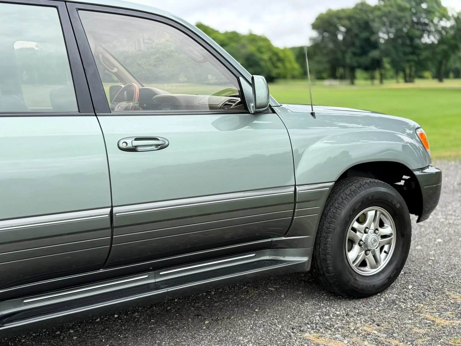 Used 2001 Lexus LX 470 4WD image 13