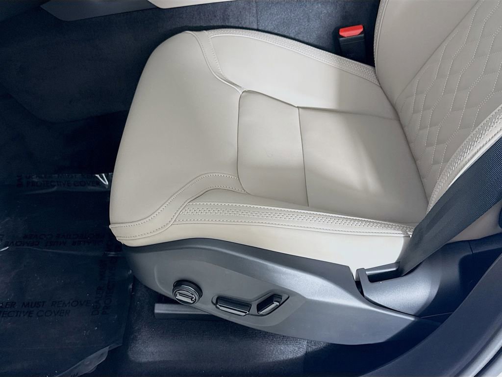 New 2026 Volvo XC90 B6 Plus w/ Protection Package Premier image 19