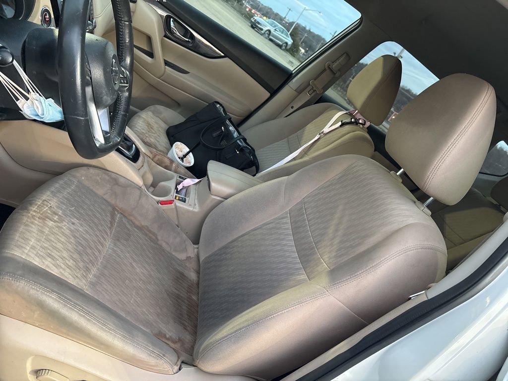 Used 2018 Nissan Rogue SV w/ Premium Package image 18