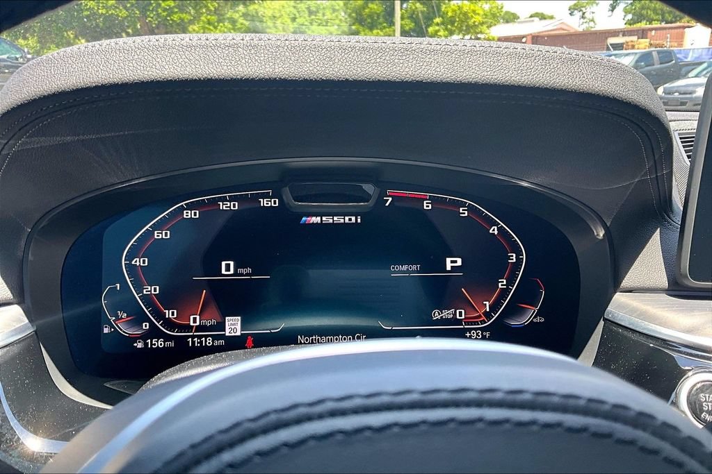 Used 2022 BMW M550i xDrive AWD/4WD image 11