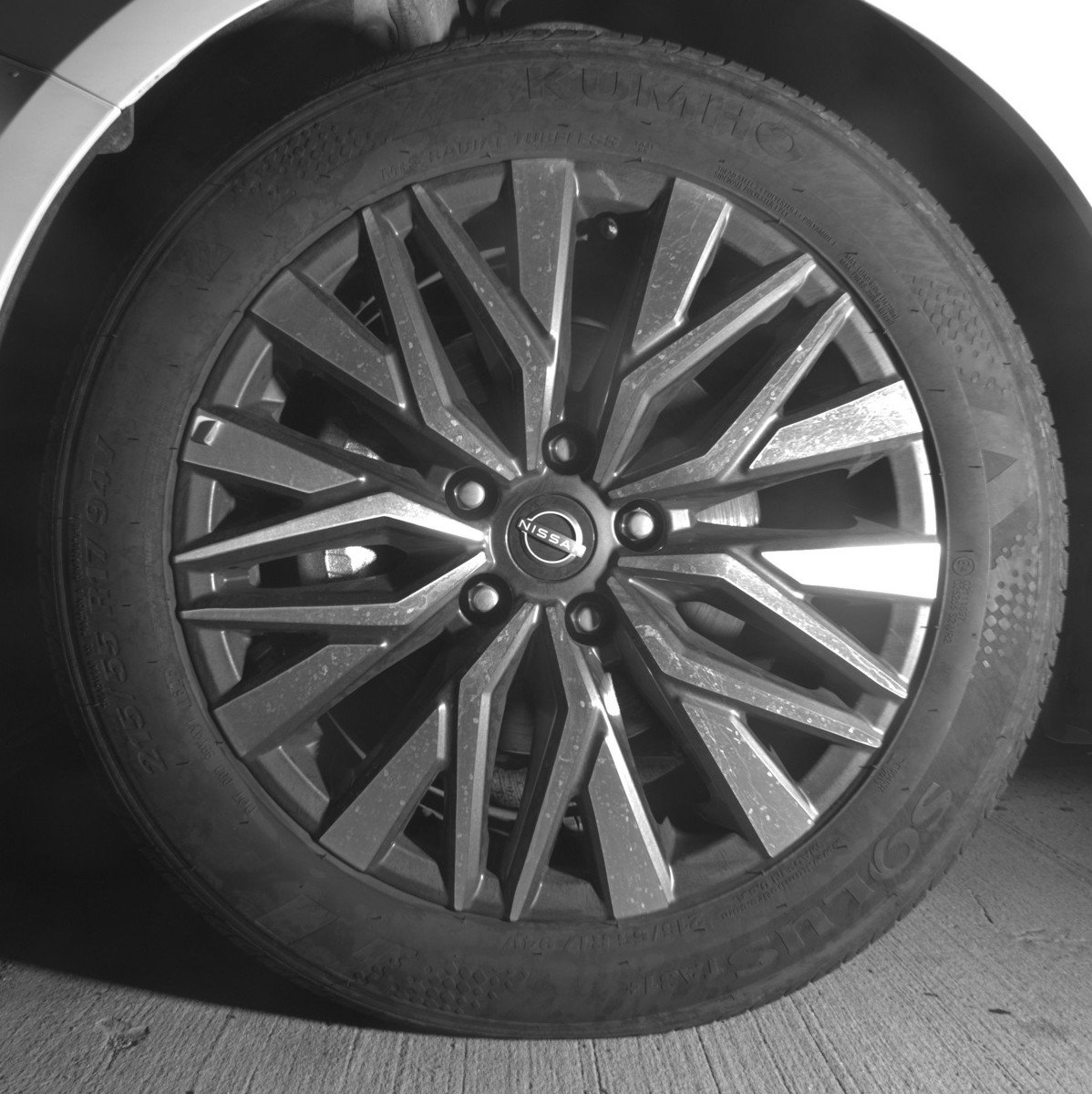 Used 2025 Nissan Altima 2.5 SV FWD image 12