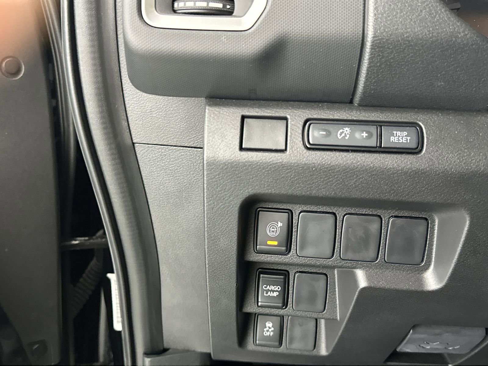 Used 2024 Nissan Frontier SV w/ Technology Package image 18