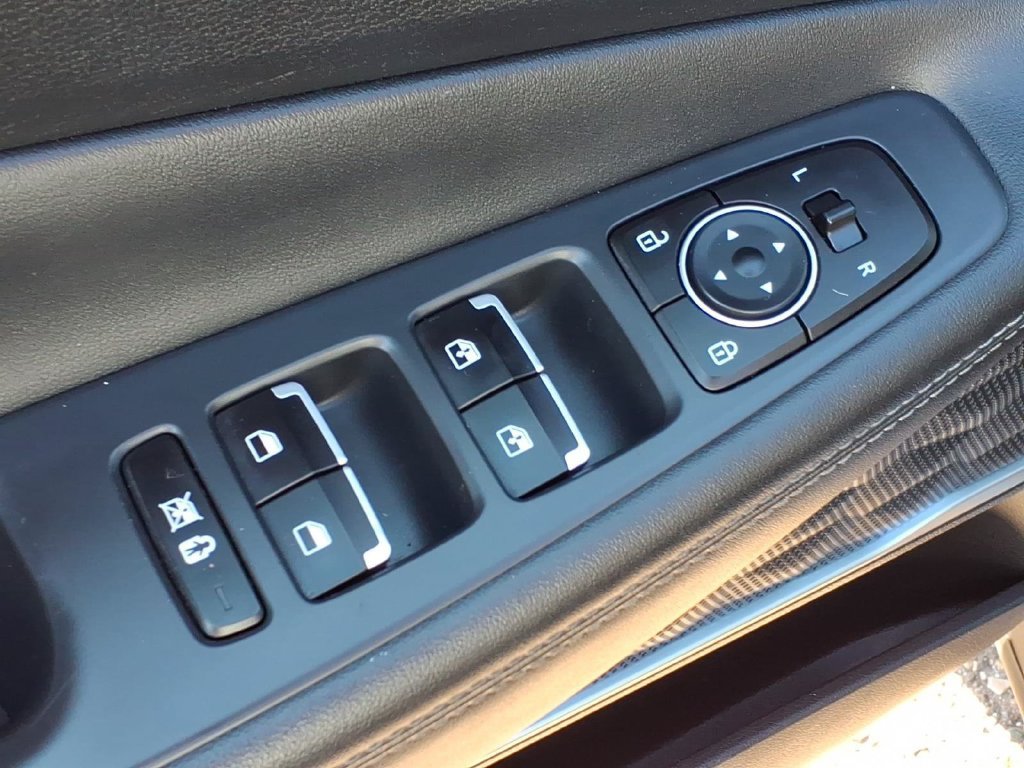 Used 2020 Hyundai Santa Fe Limited AWD/4WD image 15