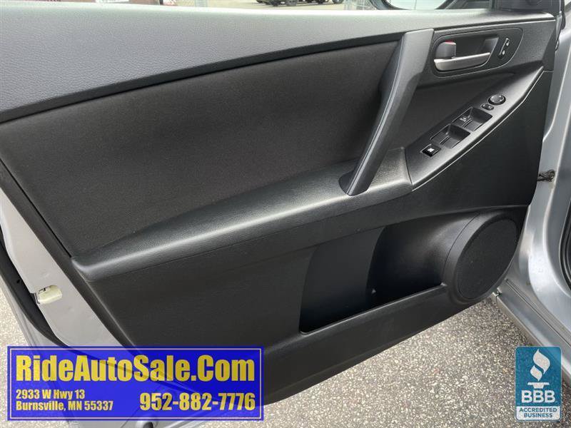 Used 2012 MAZDA MAZDA3 i Touring FWD image 9