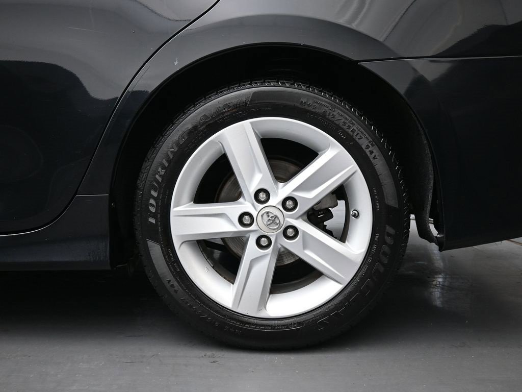 Used 2013 Toyota Camry SE image 12