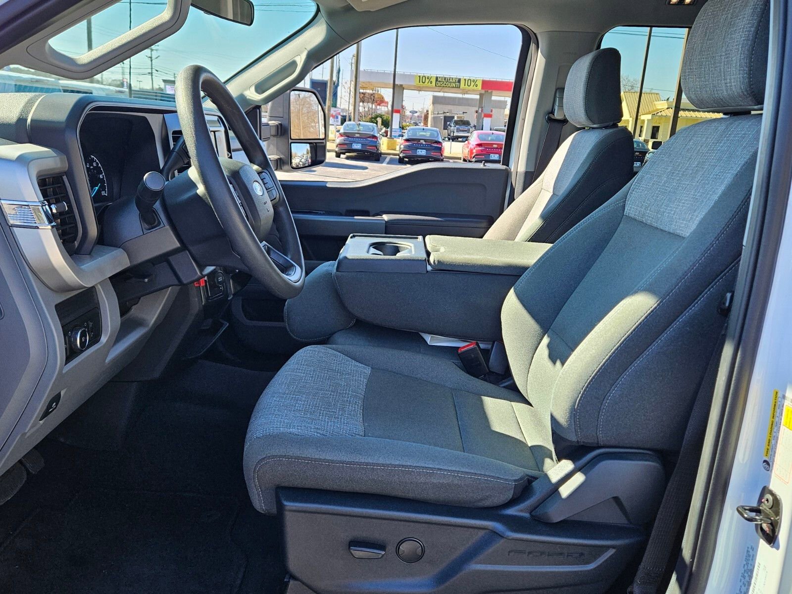 Used 2025 Ford F250 XLT image 5