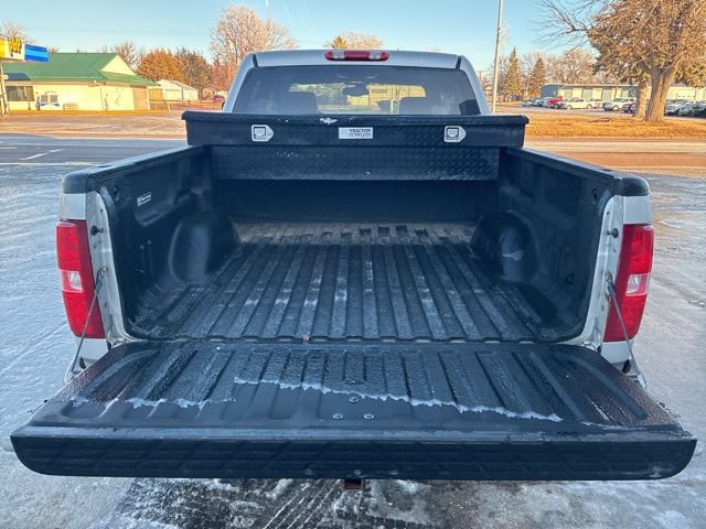 Used 2007 Chevrolet Silverado 1500 LTZ w/ EZ-Lift Tailgate Package AWD/4WD image 16