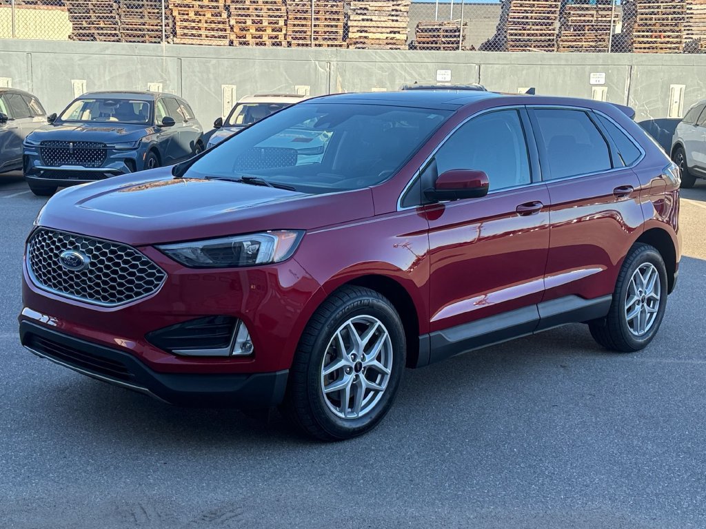 Used 2024 Ford Edge SEL w/ Convenience Package