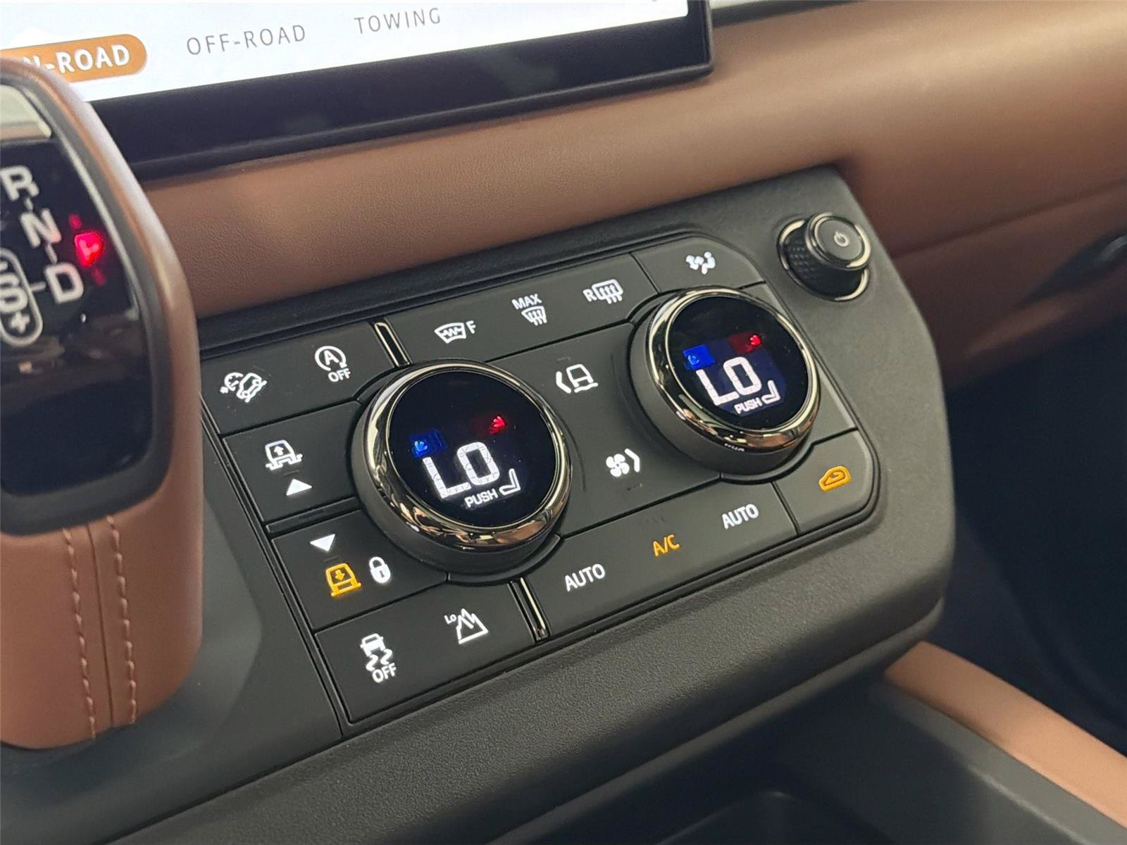 Certified 2025 Land Rover Defender 110 AWD/4WD image 15
