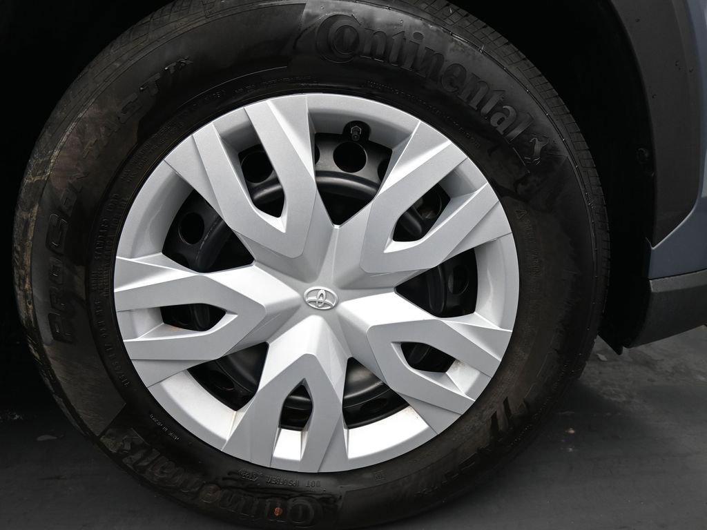 Used 2023 Toyota Corolla Cross L image 11