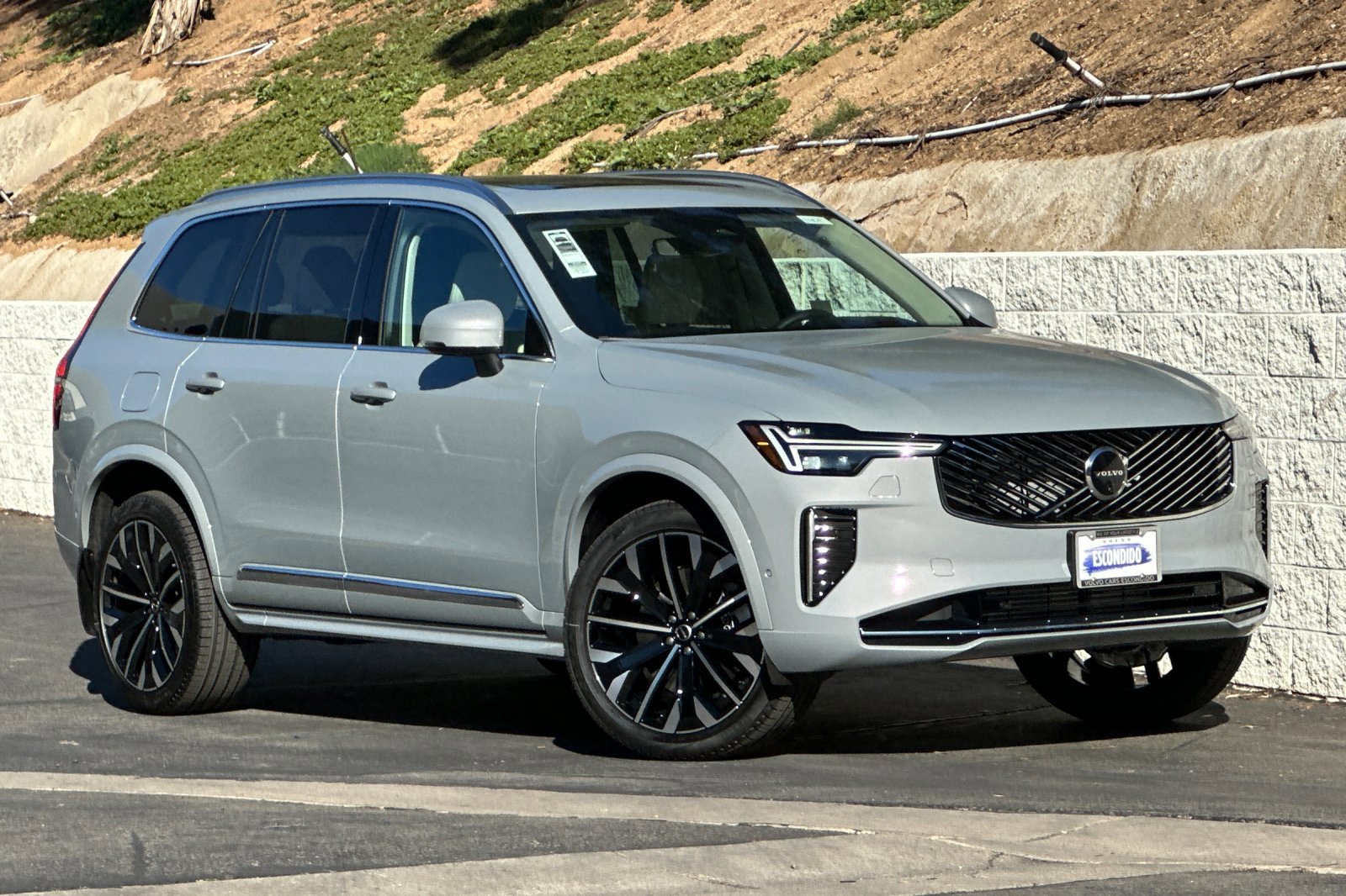 New 2026 Volvo XC90 T8 Ultra image 2