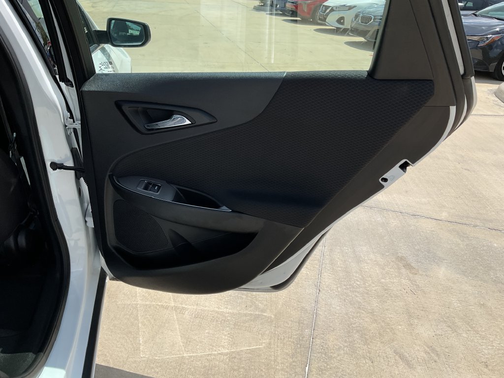 Used 2025 Chevrolet Malibu LT FWD image 14
