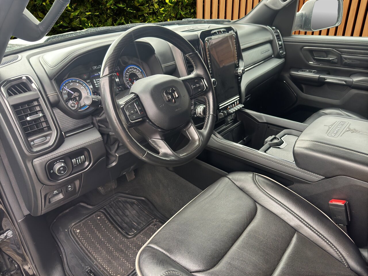Used 2022 RAM 1500 Limited w/ Body-Colour Bumper Group AWD/4WD image 4