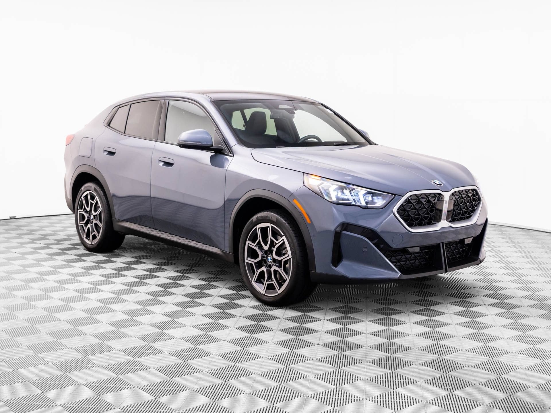 Used 2026 BMW X2 xDrive28i AWD/4WD image 8