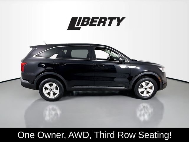 Used 2023 Kia Sorento LX image 8