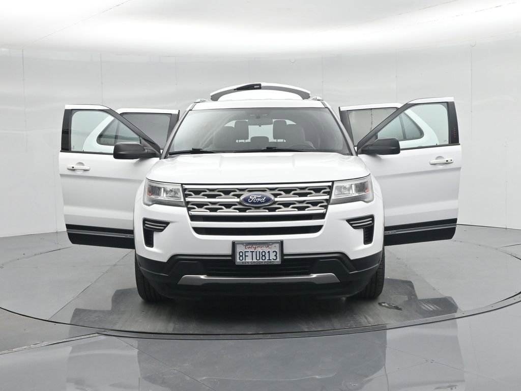 Used 2018 Ford Explorer XLT image 34