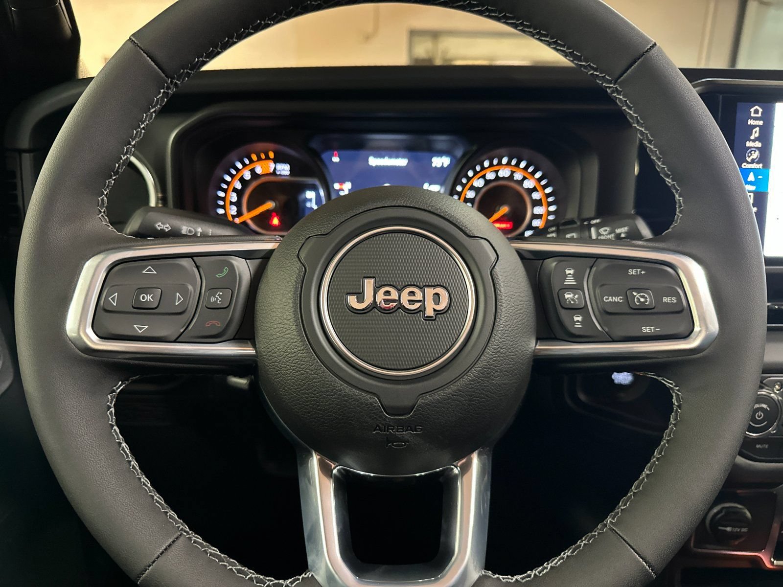 New 2026 Jeep Wrangler Unlimited Sahara AWD/4WD image 23