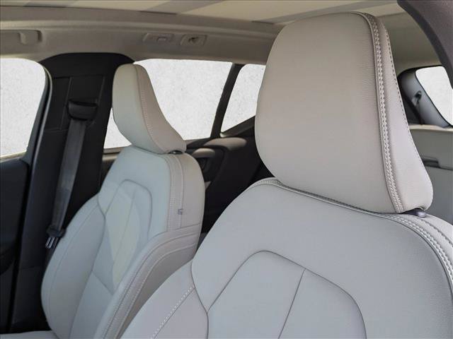 Used 2026 Volvo XC40 B5 Ultra w/ Climate Package AWD/4WD image 14