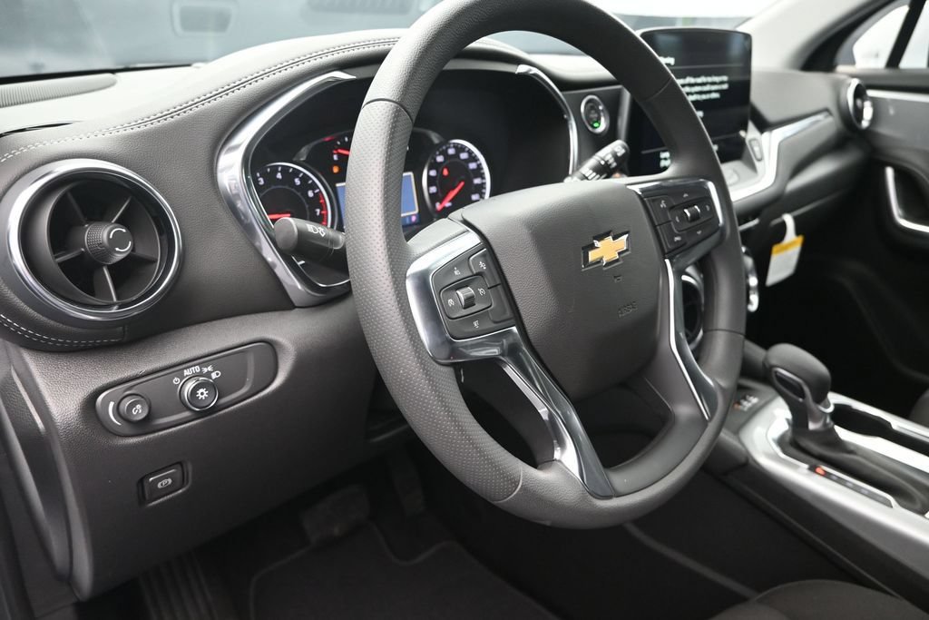 New 2026 Chevrolet Blazer LT w/ Convenience Package FWD image 12