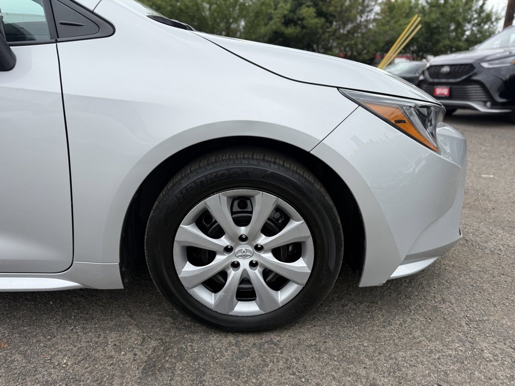 Used 2021 Toyota Corolla LE image 20