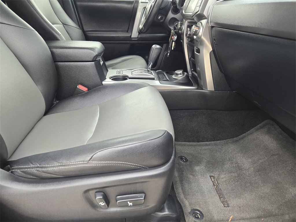 Used 2014 Toyota 4Runner SR5 Premium image 15