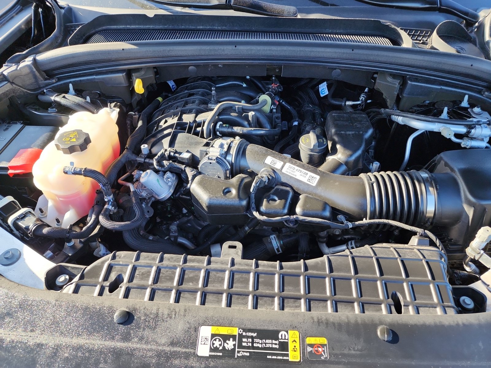 Used 2023 Jeep Grand Cherokee Laredo w/ Luxury Tech Group I RWD image 9