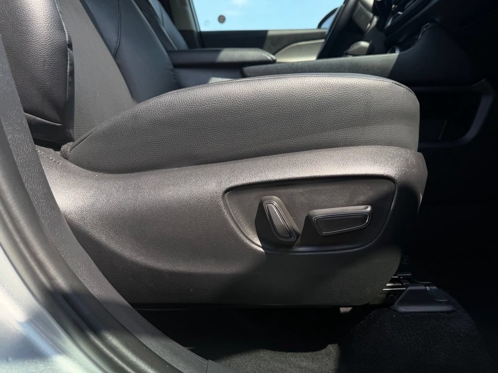 Used 2025 Toyota Grand Highlander AWD image 31