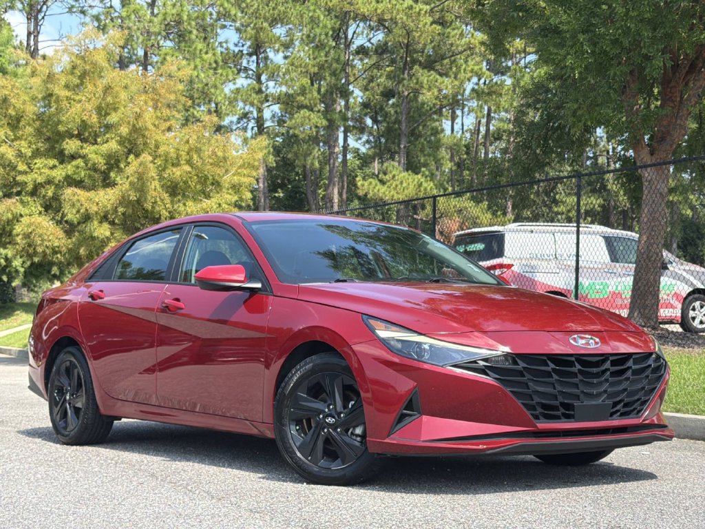Used 2022 Hyundai Elantra SEL w/ Convenience Package FWD image 1
