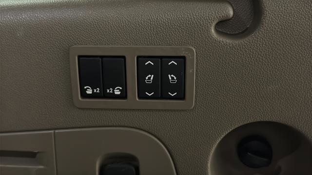 Used 2020 Chevrolet Suburban Premier AWD/4WD image 28