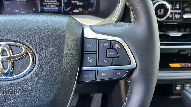 Certified 2026 Toyota Highlander Platinum AWD/4WD image 13