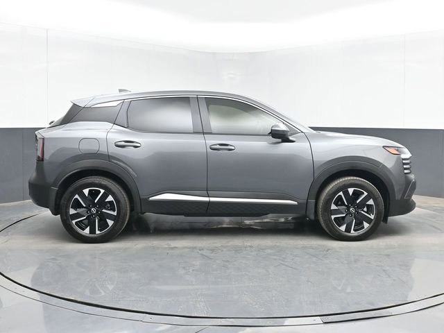 Used 2025 Nissan Kicks SV AWD/4WD image 11