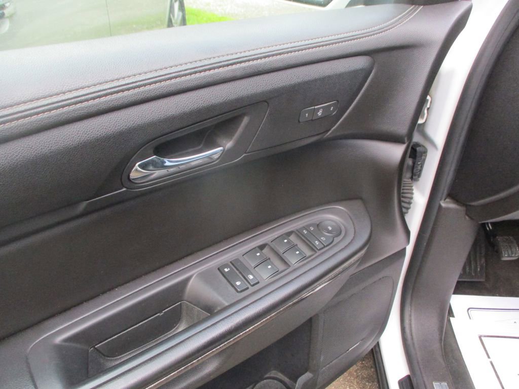 Used 2017 GMC Acadia Limited SLT AWD/4WD image 12